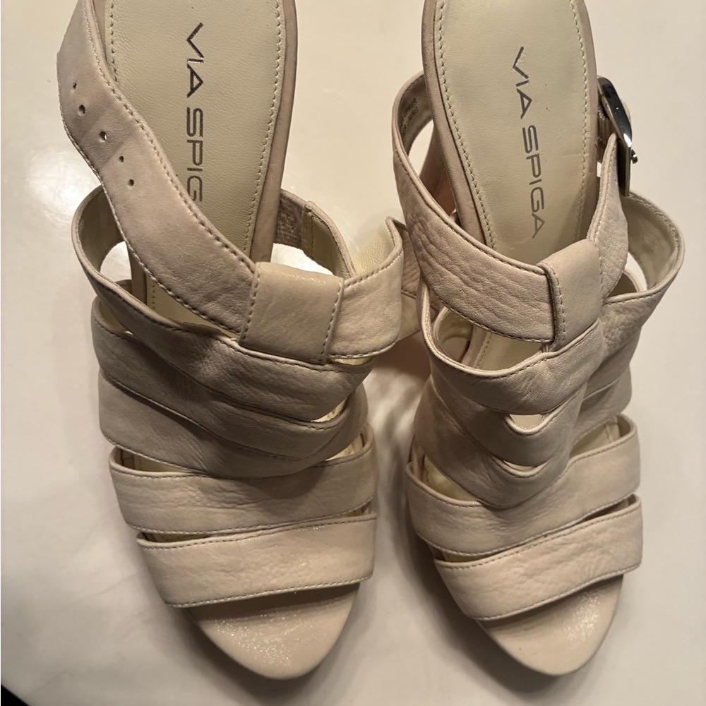 Via Spiga Women's Cream Sandals 5” heel 1” platform.